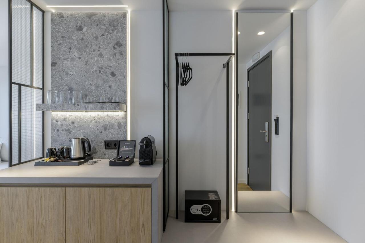 Acropolis Magenta Luxury Suites Athen Exterior foto